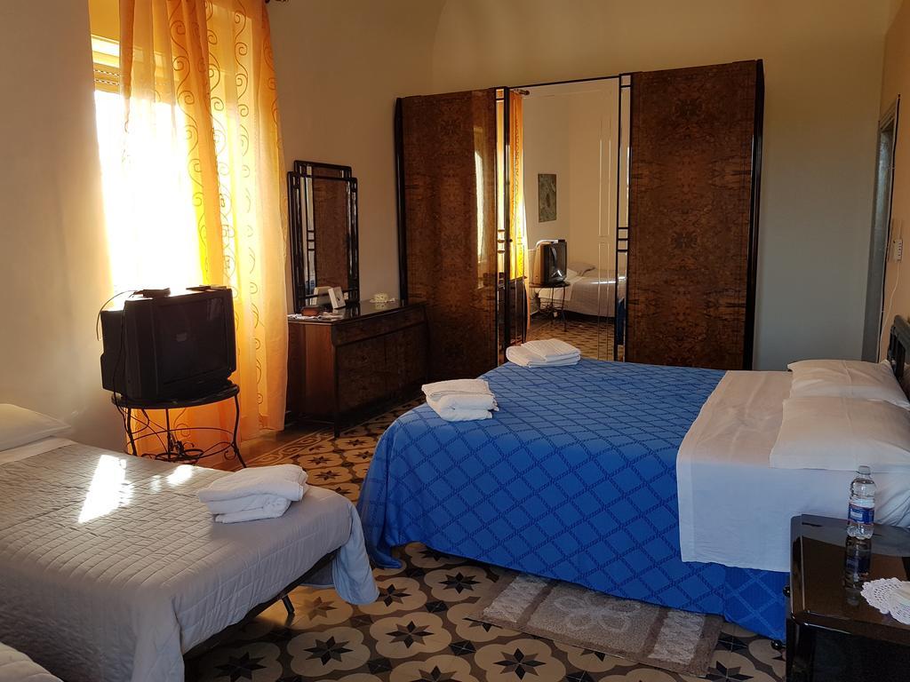 Il Casale Hotel Milazzo Luaran gambar