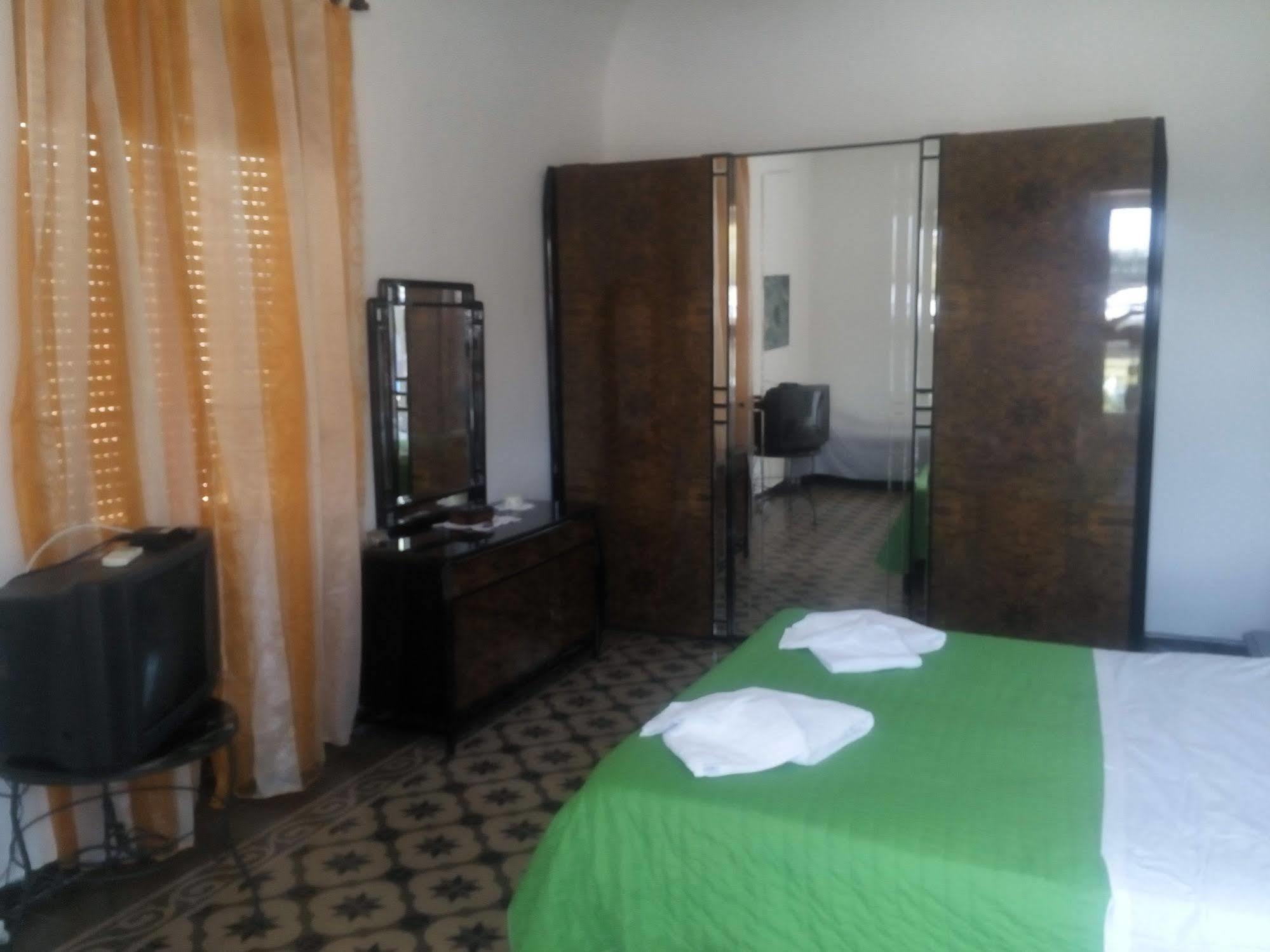 Il Casale Hotel Milazzo Luaran gambar
